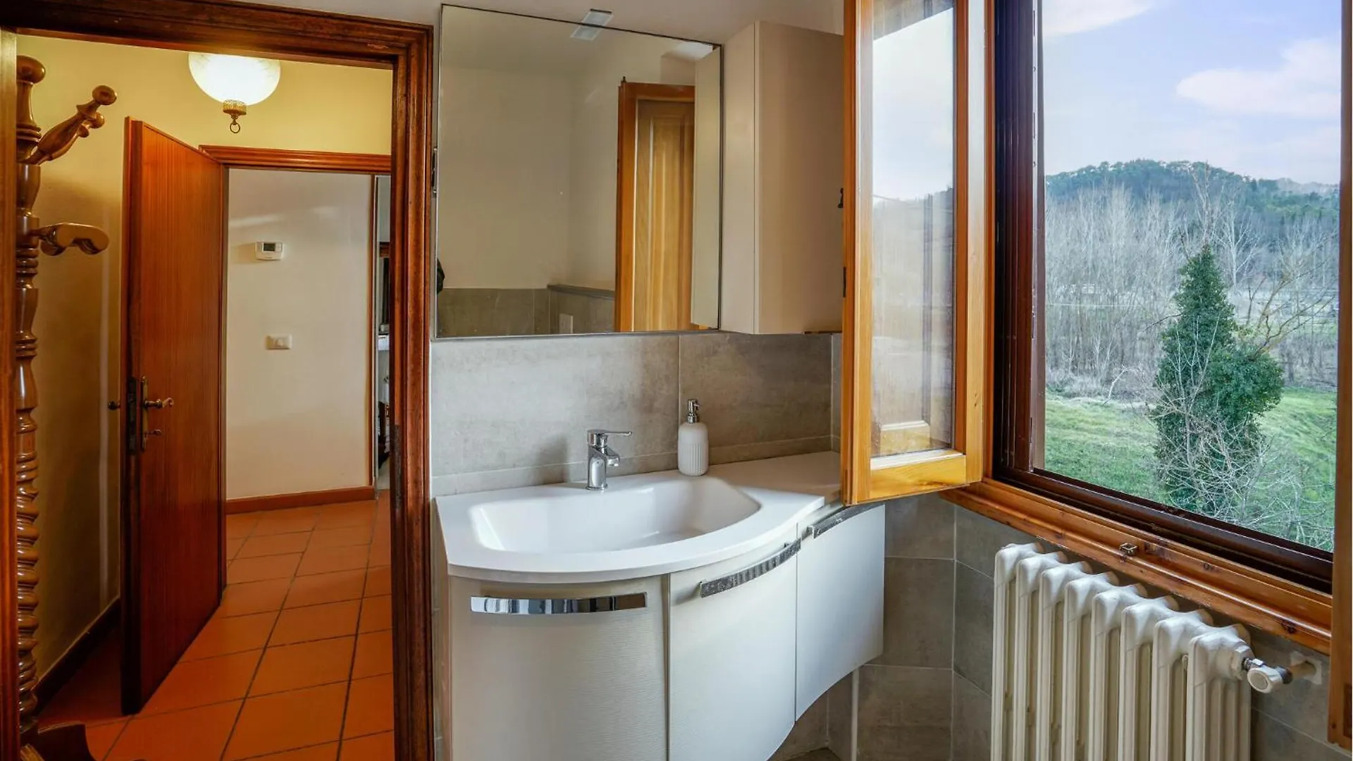 2 Bedroom Lovely Apartment In Il Ferrone Mercatale Val Di Pesa